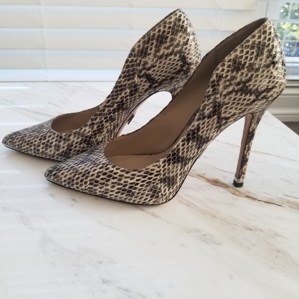 Michael kors pumps